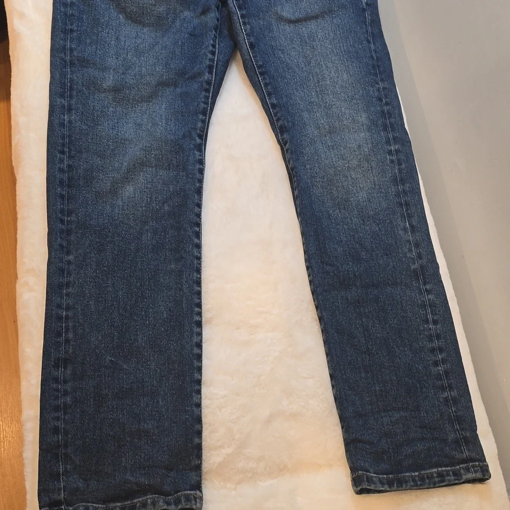 Amazon Essentials Blue Jeans - Picture 4 of 5